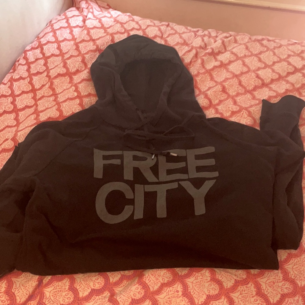 Free city black hoodie